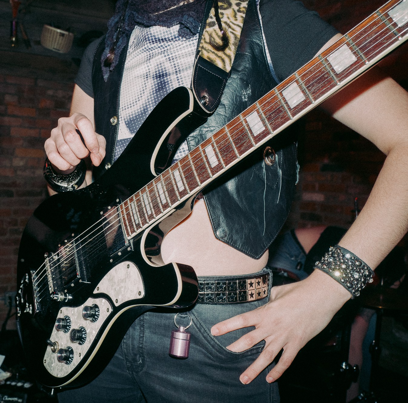 kitty on stage at reasonandruckus by Jared